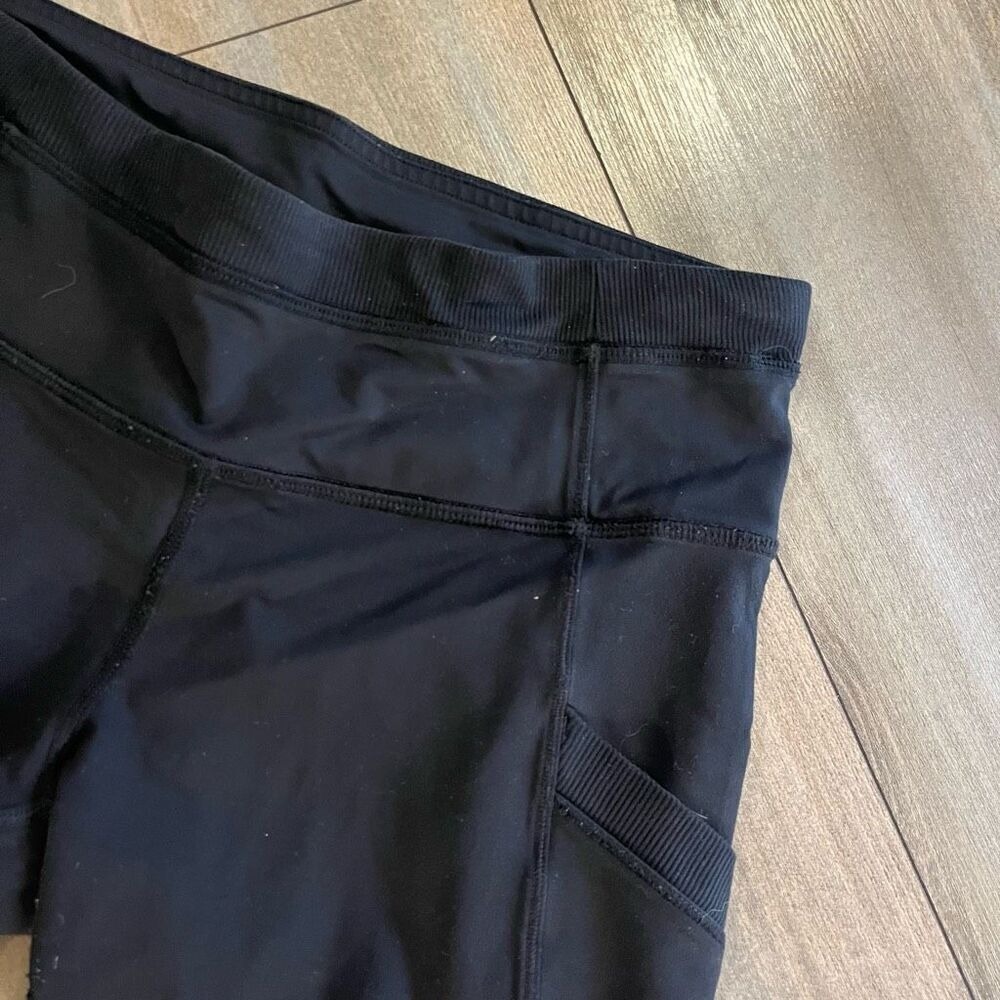 Lululemon Black Cropped Athletic Workout Pants Women 6 - Picture 2 of 5